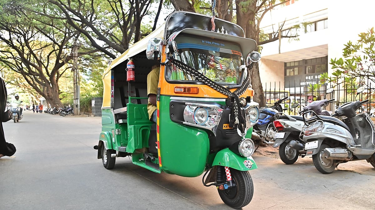 ಆಟೊಗಳ ಸಿಂಗಾರ ಸಿರಿ