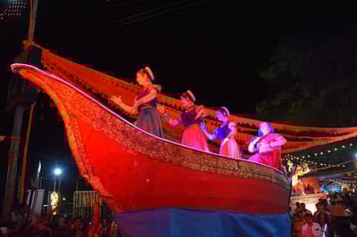 ಪರ್ಯಾಯ ಮೆರವಣಿಗೆಯಲ್ಲಿ ಕರಾವಳಿಯ ಸಂಸ್ಕೃತಿ ಅನಾವರಣಗೊಳಿಸುವ ಸ್ತಬ್ಧಚಿತ್ರ