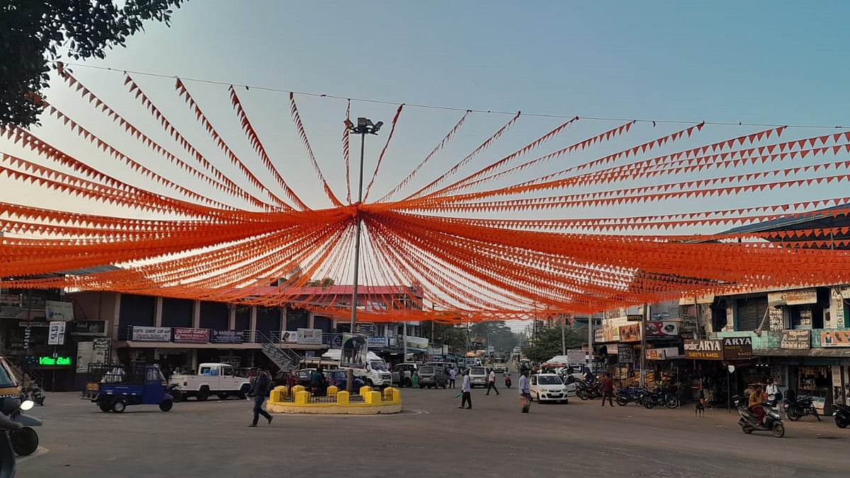 ಅಯೋಧ್ಯೆ ರಾಮಮಂದಿರ ಉದ್ಘಾಟನೆ: ಕೇಸರಿ ಧ್ವಜ, ಪೋಸ್ಟರ್‌ಗೆ ಭಾರೀ ಬೇಡಿಕೆ
