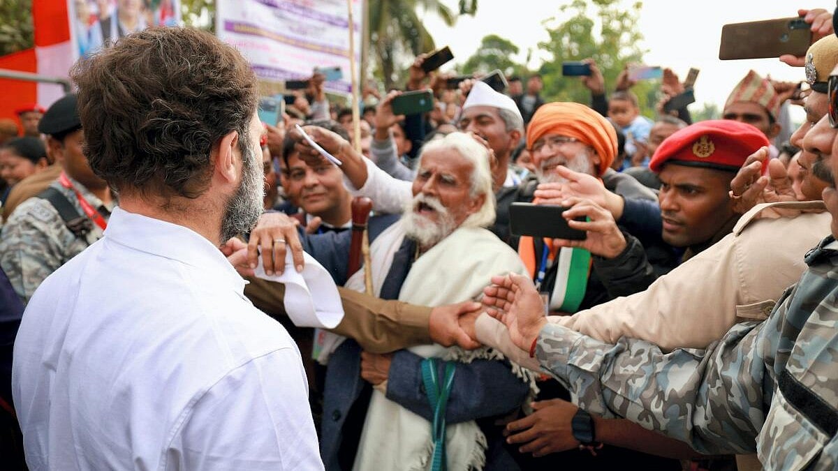 ದೆಹಲಿ ಚಲೋ: ಗಾಯಗೊಂಡ ರೈತನ ಜೊತೆ ರಾಹುಲ್ ಮಾತುಕತೆ