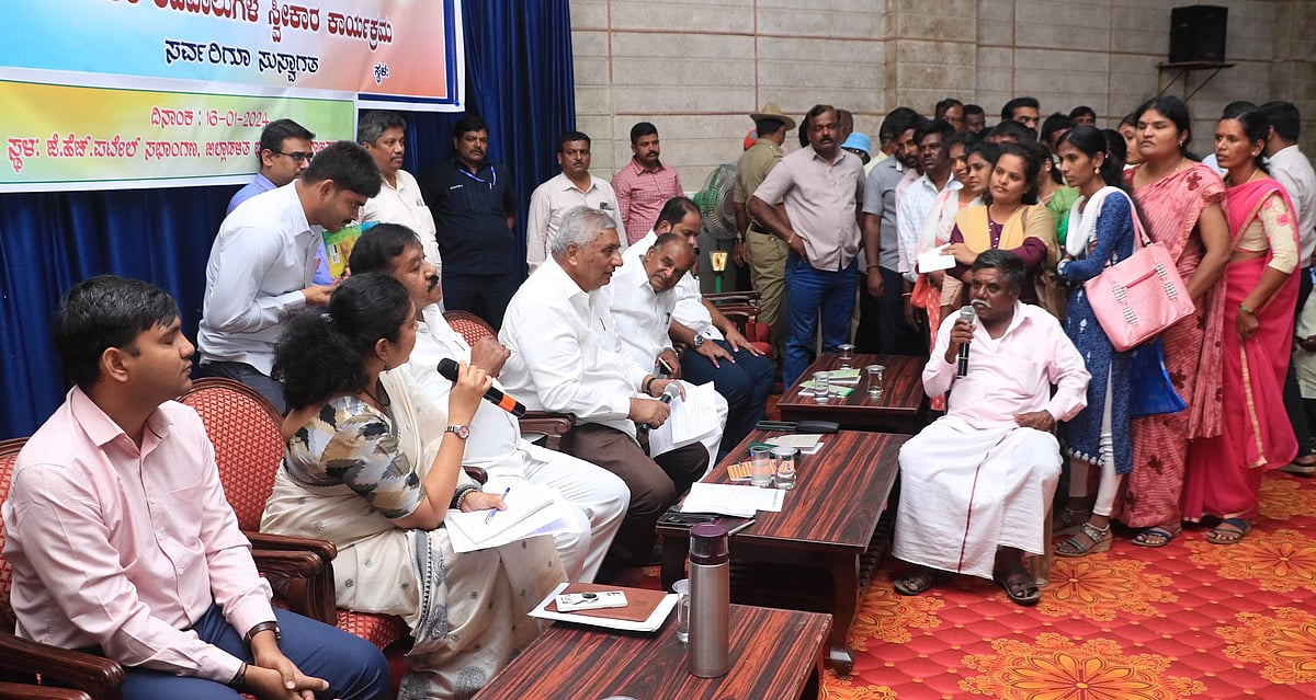 ಆಮ್ಲಜನಕ ದುರಂತ: ಸಂತ್ರಸ್ತರ ಕುಟುಂಬಕ್ಕೆ ಹೊರಗುತ್ತಿಗೆ ಕೆಲಸದ ಭರವಸೆ 