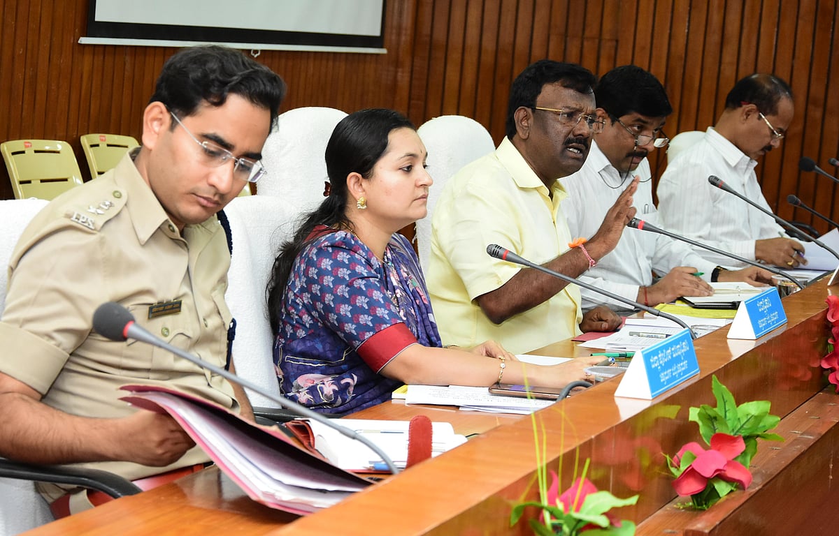 ಹೆದ್ದಾರಿಗಳಲ್ಲಿ ಸ್ಕೈವಾಕ್‌ ನಿರ್ಮಾಣಕ್ಕೆ ಯೋಜನೆ ರೂಪಿಸಿ: ಸಚಿವ ನಾರಾಯಣಸ್ವಾಮಿ