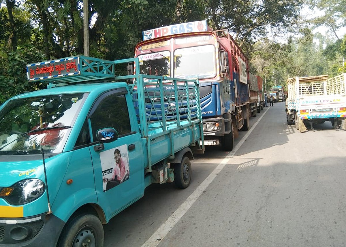 ಆನೇಕಲ್: ಬೃಹತ್‌ ವಾಹನಗಳ ಬಾಡಿಗೆ ದರ ಪರಿಷ್ಕರಣೆ