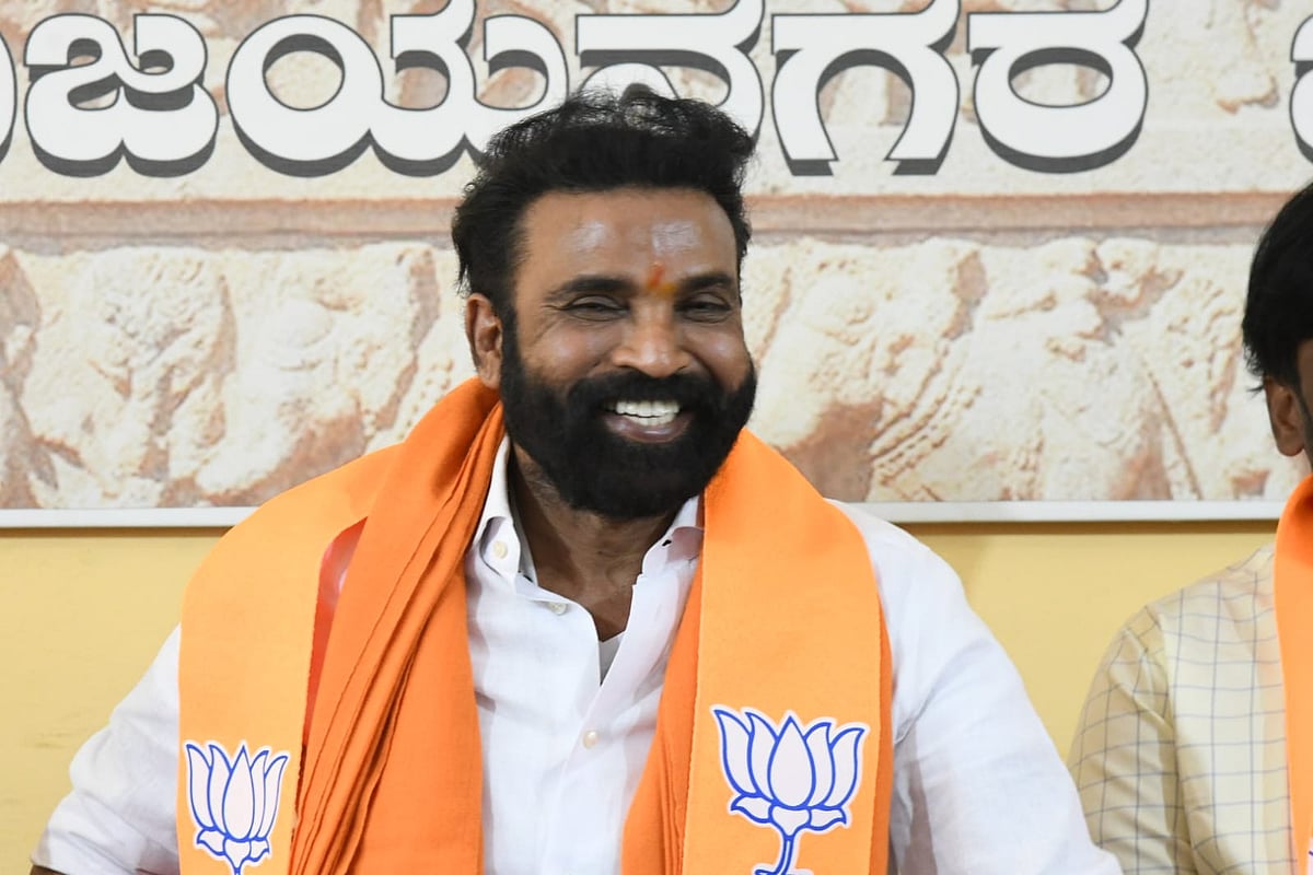 ಬಾಬರನ ಸಮಾಧಿಗೆ 4 ಬಾರಿ ಭೇಟಿ ಕೊಟ್ಟಿದ್ದ ನೆಹರೂ ಕುಟುಂಬ: ಶ್ರೀರಾಮುಲು ಟೀಕೆ