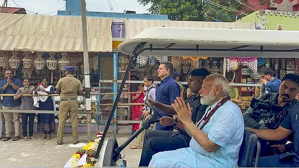 ಅಗ್ನಿತೀರ್ಥ ಕಡಲ ತೀರದಲ್ಲಿ ಪವಿತ್ರ ಸ್ನಾನ ಮಾಡಿ ಪ್ರಾರ್ಥನೆ ಸಲ್ಲಿಸಿದ ಪ್ರಧಾನಿ 