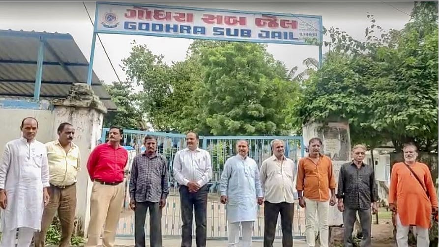 ಬಿಲ್ಕಿಸ್ ಬಾನು ಕೇಸ್: ಗೋಧ್ರಾ ಜೈಲಿನ ಅಧಿಕಾರಿಗಳಿಗೆ ಶರಣಾದ ಎಲ್ಲ 11 ಅಪರಾಧಿಗಳು