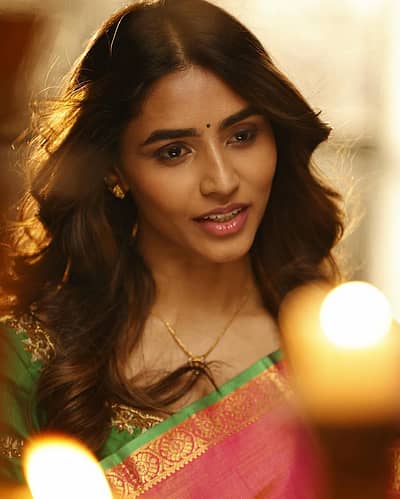 ಗುಲಾಬಿ ಬಣ್ಣದ ಸೀರೆಯುಟ್ಟು ಸಪ್ತಮಿ ಗೌಡ ಫೋಟೊಗಳನ್ನು ತಮ್ಮ ಇನ್‌ಸ್ಟಾಗ್ರಾಮ್‌ ಖಾತೆಯಲ್ಲಿ  ಹಂಚಿಕೊಂಡಿದ್ದಾರೆ