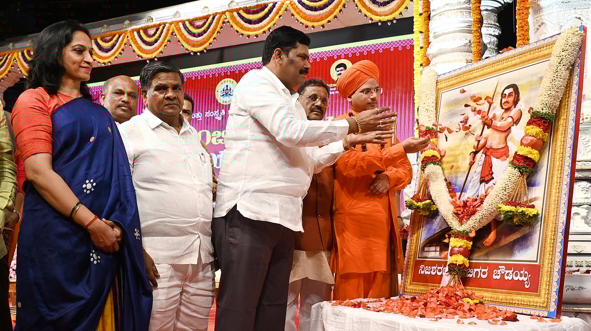 ‘ಅಂಬಿಗ ನಾ ನಿನ್ನ ನಂಬಿದೆ’ ಕೃತಿಚೌರ್ಯವಾಗಿದೆ: ಶಾಂತ ಭೀಷ್ಮ ಚೌಡಯ್ಯ ಸ್ವಾಮೀಜಿ