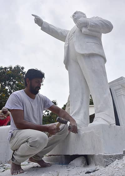 ಅಂಬೇಡ್ಕರ್‌ ಪ್ರತಿಮೆ ತಯಾರಿಯಲ್ಲಿ ಅರುಣ್‌ ಯೋಗಿರಾಜ್‌