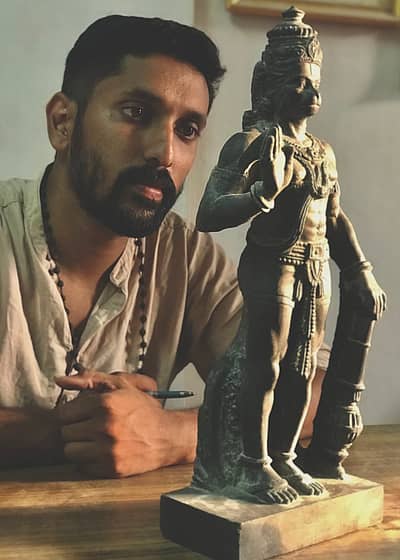 ಆಂಜನೇಯ ಸ್ವಾಮಿ ಪ್ರತಿಮೆಯೊಂದಿಗೆ ಶಿಲ್ಪಿ ಅರುಣ್‌ ಯೋಗಿರಾಜ್‌