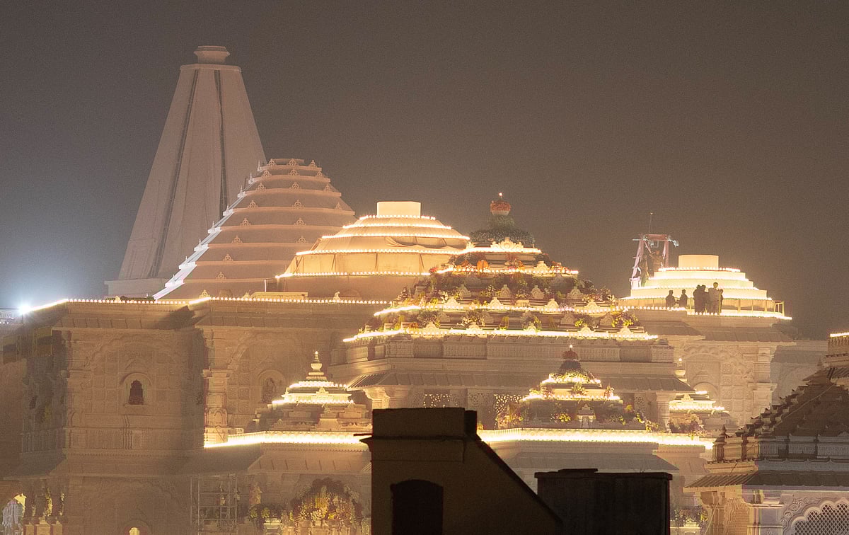 ಬಾಲರಾಮನ ಪ್ರಾಣ ಪ್ರತಿಷ್ಠಾಪನೆಗೆ ಕ್ಷಣಗಣನೆ: ಅಯೋಧ್ಯೆಯಲ್ಲಿ ಸಡಗರ