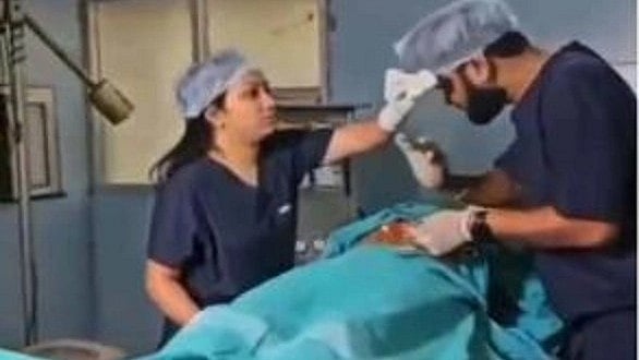 ಸರ್ಕಾರಿ ಆಸ್ಪತ್ರೆಯಲ್ಲಿ ಪ್ರೀ-ವೆಡ್ಡಿಂಗ್‌ ಶೂಟ್: ವೈದ್ಯ ಅಭಿಷೇಕ್‌ ಅಮಾನತು