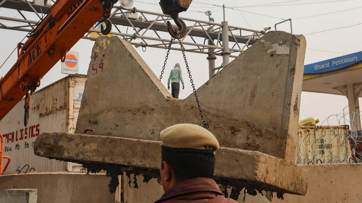 ರೈತರ ಧರಣಿ: ದೆಹಲಿಯ ರಸ್ತೆಗಳಲ್ಲಿ ಲೋಹ, ಕಾಂಕ್ರೀಟ್ ತಡೆಗೋಡೆ; ಭದ್ರತೆ ಬಿಗಿ