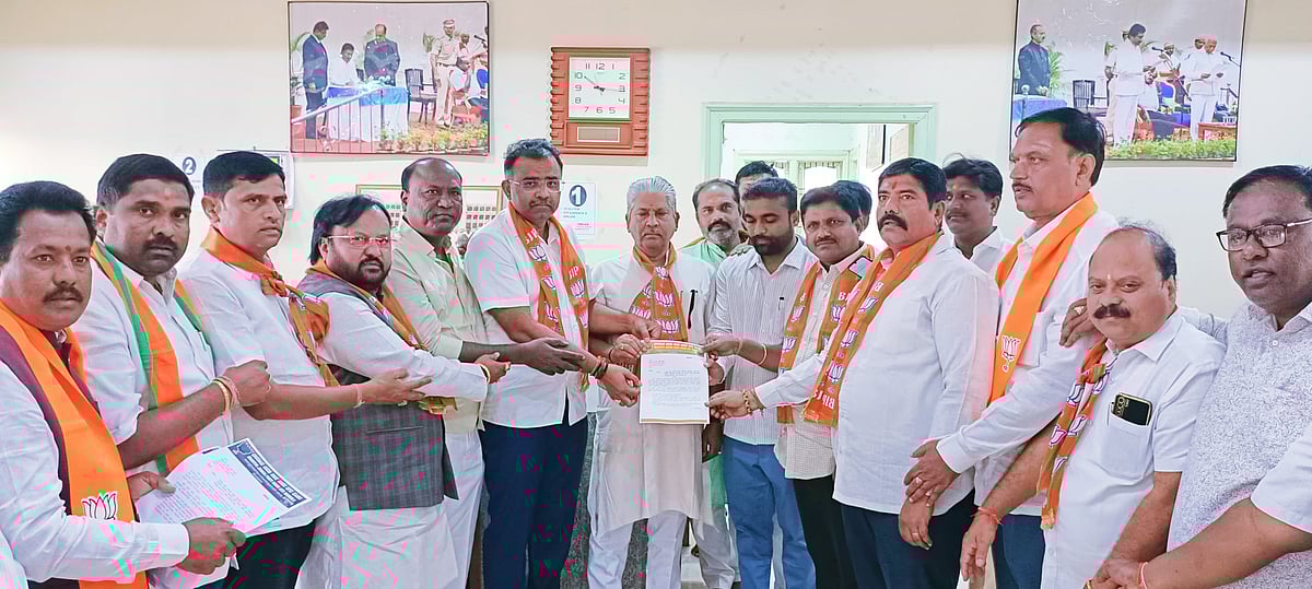 ಏನು ಕೆಲಸ ಮಾಡಿದ್ದೀರಿ?: ಸಚಿವ ರಹೀಂ ಖಾನ್‌ಗೆ ಬಿಜೆಪಿ ಪ್ರಶ್ನೆ