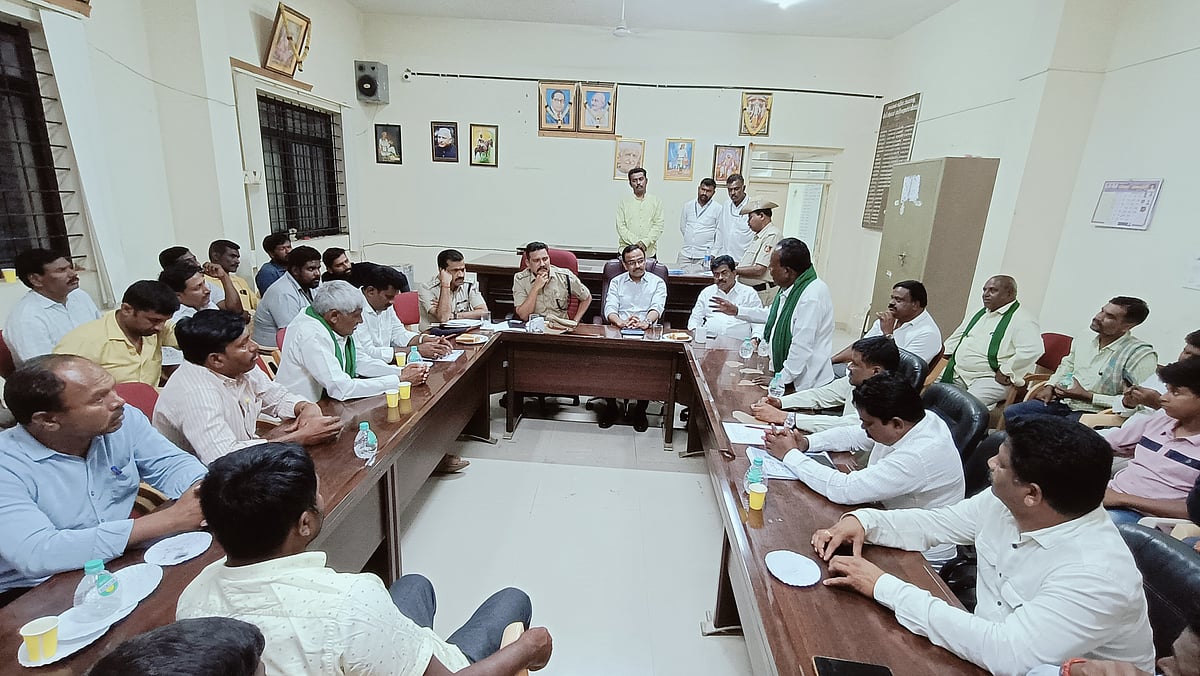 ದೇವನಹಳ್ಳಿ: ಟ್ರ್ಯಾಕ್ಟರ್‌ ರ‍್ಯಾಲಿ ಮುಂದೂಡಲು ಮನವಿ