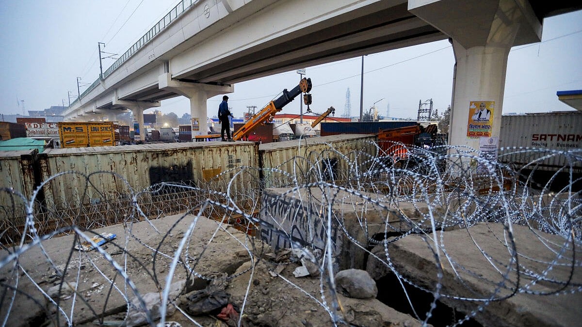 Farmers protest | ಸಮಸ್ಯೆಗಳಿಗೆ ಗಲಭೆ ಪರಿಹಾರವಲ್ಲ, ಮಾತುಕತೆಗೆ ಬನ್ನಿ: ಠಾಕೂರ್