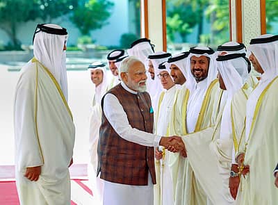 ದೋಹಾದಲ್ಲಿ  ಪ್ರಧಾನಿಗೆ ಅದ್ಧೂರಿ ಸ್ವಾಗತ.