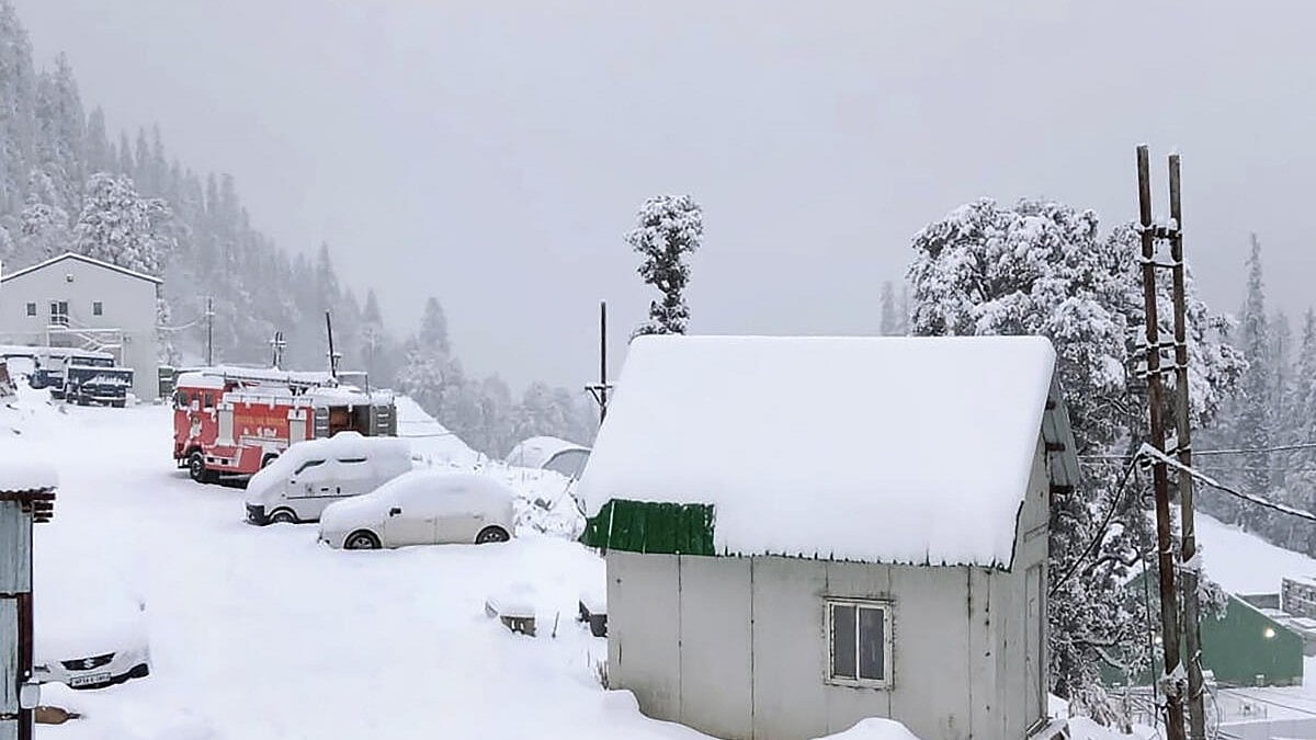 ಹಿಮಪಾತ | ಹಿಮಾಚಲ ಪ್ರದೇಶದ 228 ರಸ್ತೆಗಳಲ್ಲಿ ಸಂಚಾರ ಸ್ಥಗಿತ