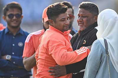ತಂದೆ ಹಾಗೂ ಪತ್ನಿಯೊಂದಿಗೆ ಸಂತಸದ ಕ್ಷಣಗಳು
