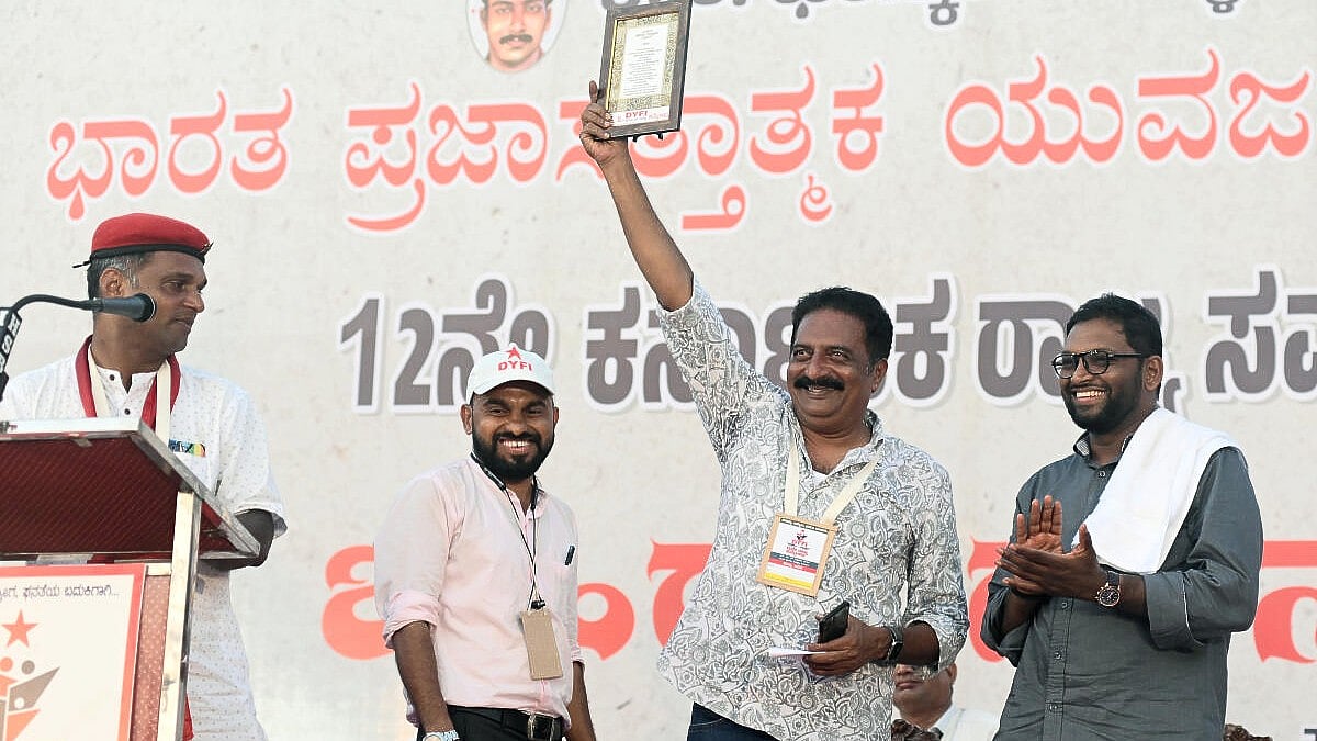 ನಮ್ಮ ನಾಯಕ ಅಂದು ಗುಹೆಗೆ, ಇಂದು ನೀರಿನಾಳಕ್ಕೆ, ಮುಂದೆ ಚಂದ್ರನ ಮೇಲೆ: ಪ್ರಕಾಶ್ ರೈ