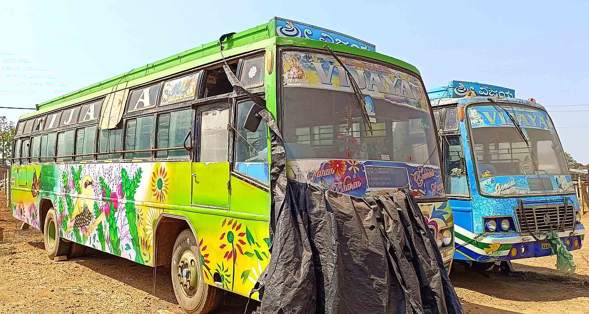 ವಿಜಯಪುರ: ಖಾಸಗಿ ಬಸ್‌ಗಳಿಗೂ ಬೇಕಿದೆ ಶಕ್ತಿ, ಮಾಲೀಕರಿಗೆ ಬೇಡಿಕೆಗೆ ಸಿಗದ ಸ್ಪಂದನೆ