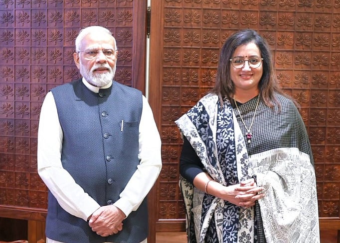 ಲೋಕಸಭೆ ಚುನಾವಣೆ: ಪ್ರಧಾನಿ ಮೋದಿ ಭೇಟಿಯಾದ ಸಂಸದೆ ಸುಮಲತಾ, ಹೇಳಿದ್ದೇನು?