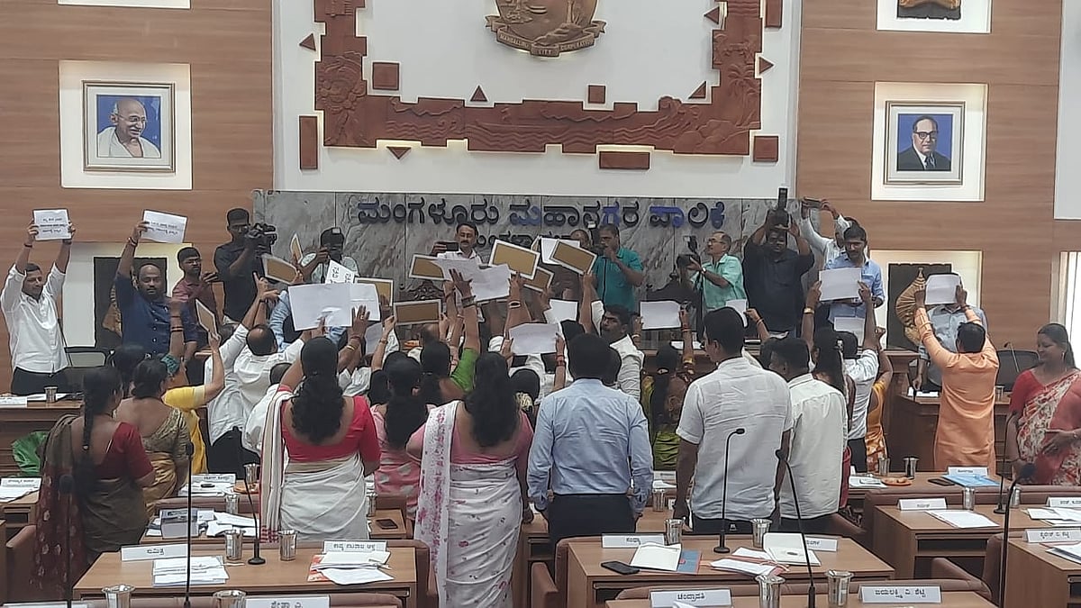 ಆಸ್ತಿ ತೆರಿಗೆ ಹೆಚ್ಚಳ: ಮಂಗಳೂರು  ಪಾಲಿಕೆಯಲ್ಲಿ ಗದ್ದಲ 

