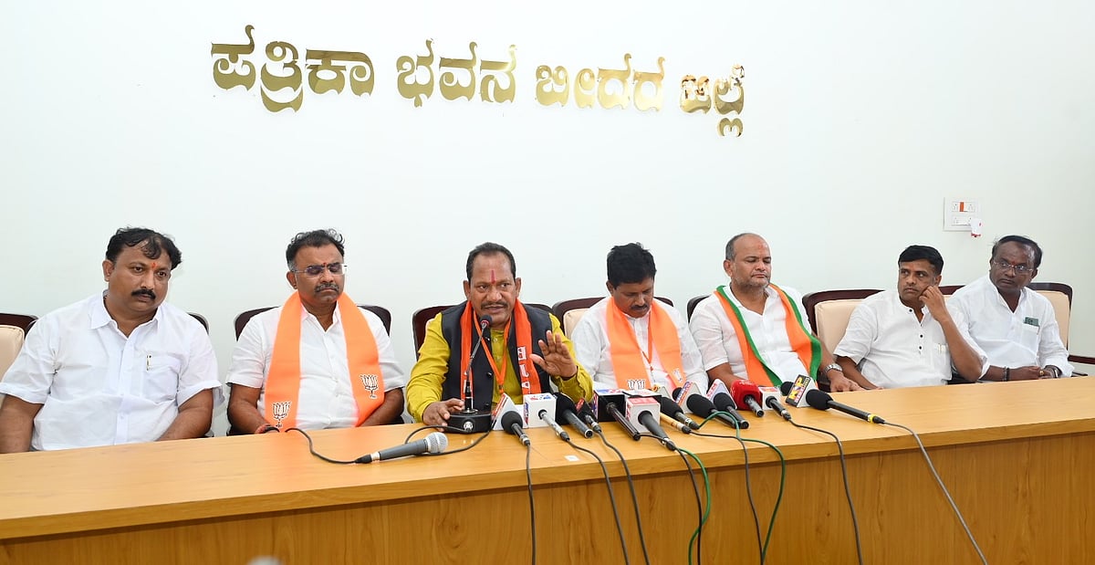 ಪಶುಸಂಗೋಪನೆ ಇಲಾಖೆ ಬಗ್ಗೆ ಏನೂ ಗೊತ್ತಿಲ್ಲದ ಸಚಿವರನ್ನು ಬದಲಿಸಿ: ಪ್ರಭು ಚವಾಣ್‌