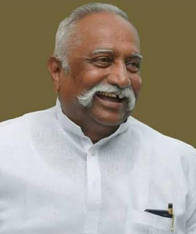 ಹೈಕಮಾಂಡ್‌ ಹೇಳಿದಂತೆ ಕೇಳಲು ನಾನೇನು ಫುಟ್‌ಬಾಲ್‌ ಅಲ್ಲ: ಸಿಡಿದ ಪ್ರಕಾಶ ಹುಕ್ಕೇರಿ