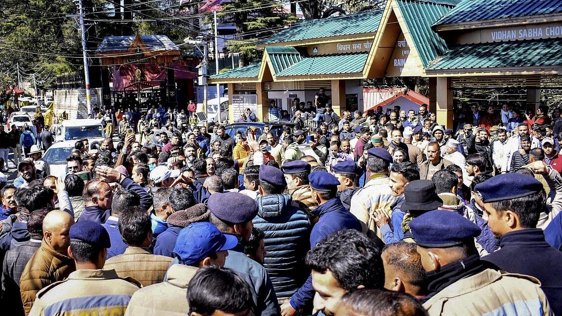 ಅಡ್ಡಮತದಾನ ಮಾಡಿದ್ದ ಹಿಮಾಚಲ ಪ್ರದೇಶ ಕಾಂಗ್ರೆಸ್ ಶಾಸಕರು ವಿಧಾನಸಭೆಗೆ ವಾಪಸ್‌