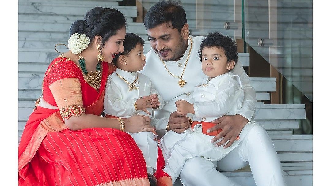 PHOTOS: ಪತಿ, ಮಕ್ಕಳೊಂದಿಗೆ ಚೆಂದದ ಫೋಟೊಶೂಟ್‌ ಮಾಡಿಸಿದ ನಟಿ ಅಮೂಲ್ಯ