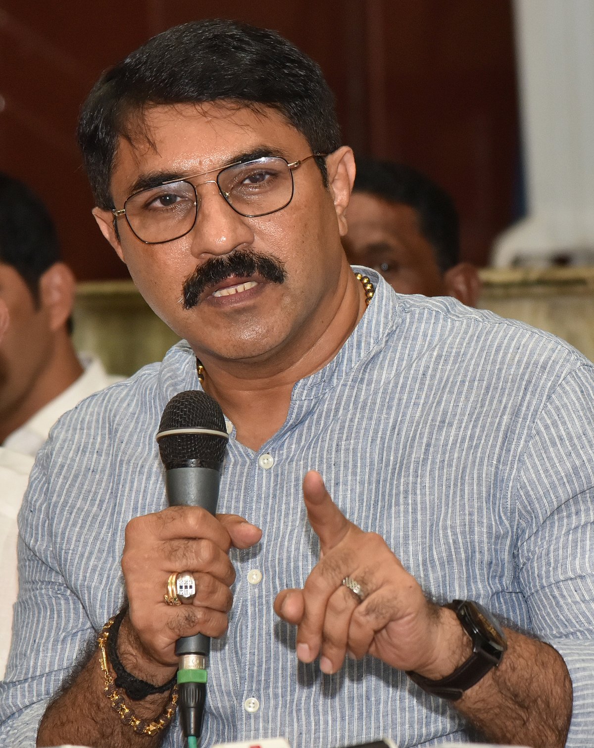 ಪೇಜಾವರ ಸ್ವಾಮೀಜಿ ರಾಜಕೀಯ ಹಸ್ತಕ್ಷೇಪ ಕೈಬಿಡಲಿ: ಪದ್ಮರಾಜ್‌  