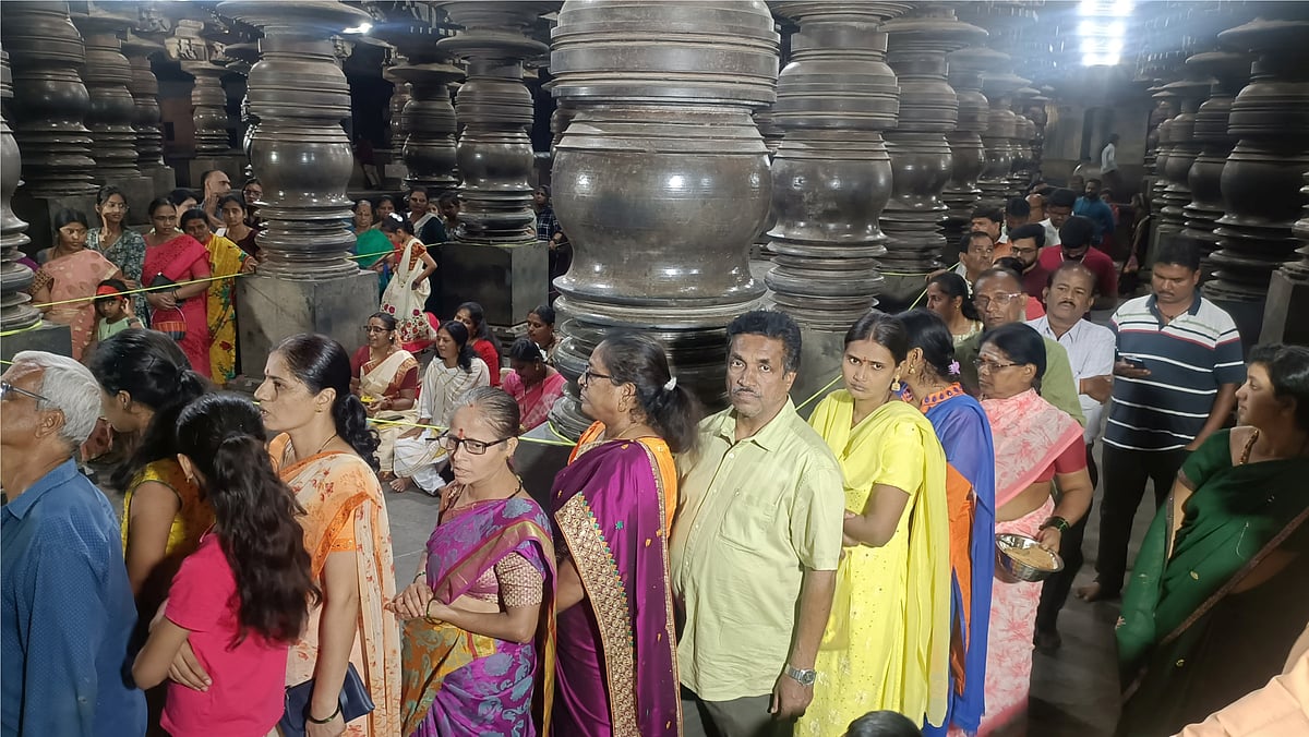 ಹರಿಹರ: ತಾಲ್ಲೂಕಿನಾದ್ಯಂತ ಶಿವರಾತ್ರಿ ವಿಶೇಷ ಪೂಜೆ; ಸಾಲುಗಟ್ಟಿದ ಭಕ್ತರು