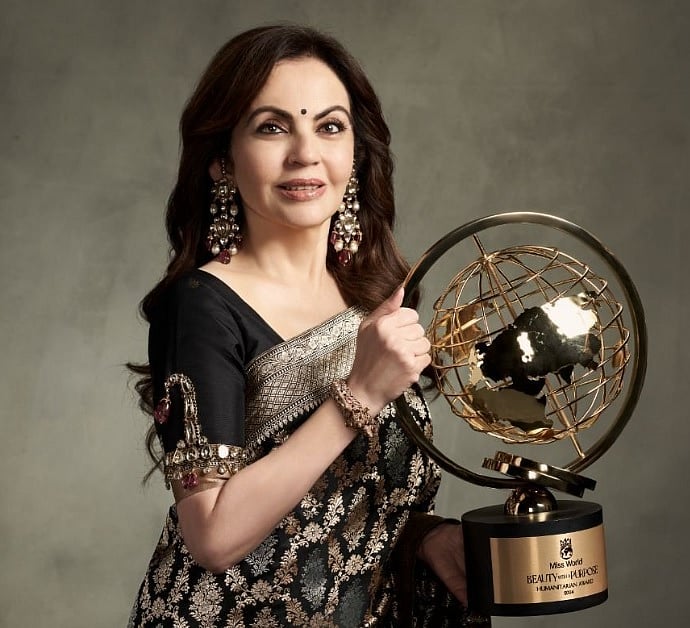 ‘ಬ್ಯೂಟಿ ವಿತ್ ಎ ಪರ್ಪಸ್ ಹ್ಯುಮಾನಿಟೇರಿಯನ್ ಅವಾರ್ಡ್’ ಸ್ವೀಕರಿಸಿದ ನೀತಾ ಅಂಬಾನಿ