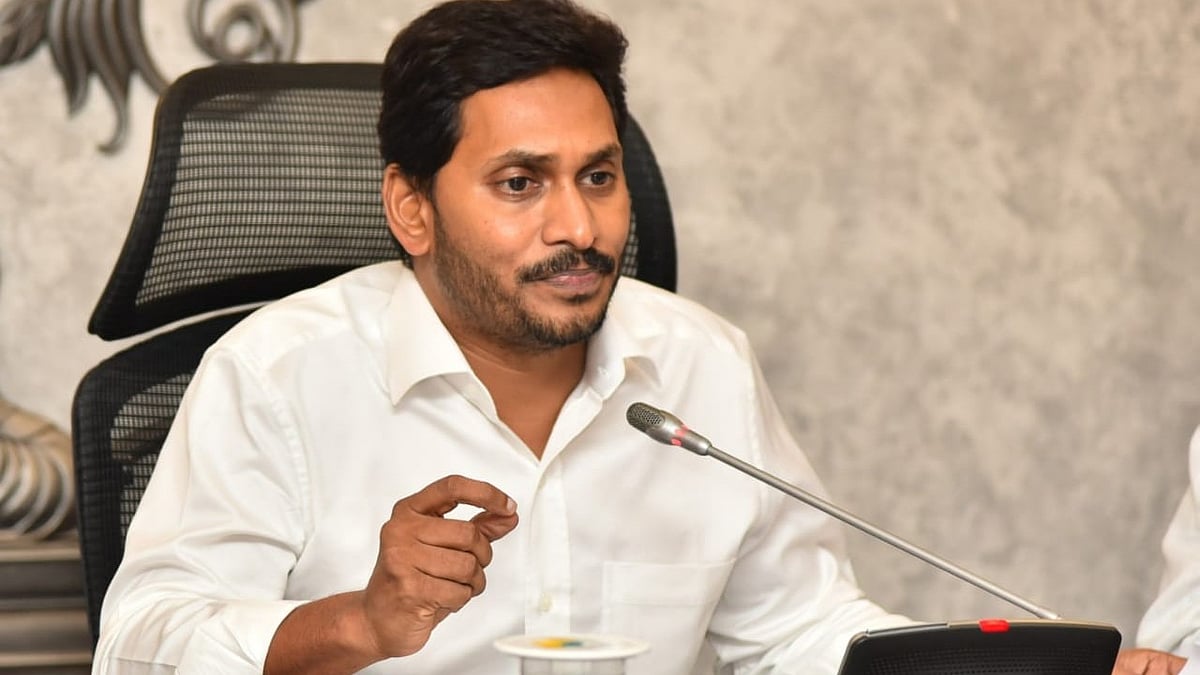 ಕಾರಿನಡಿಗೆ ಬಿದ್ದು ಕಾರ್ಯಕರ್ತ ಸಾವು: ಜಗನ್ ವಿರುದ್ಧ ತನಿಖೆಗೆ ಹೈಕೋರ್ಟ್ ತಡೆ