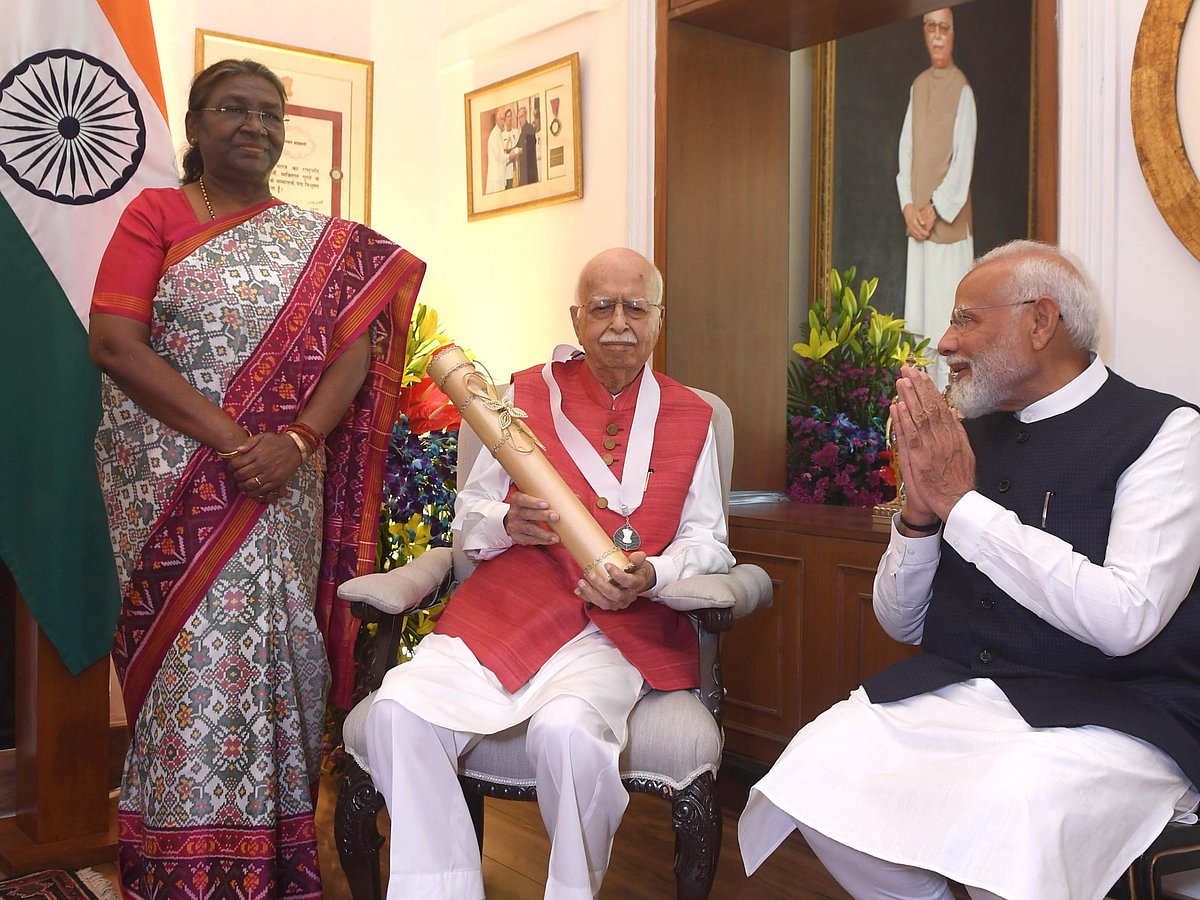 ಎಲ್‌.ಕೆ. ಅಡ್ವಾಣಿಗೆ ‘ಭಾರತ ರತ್ನ’ ಪ್ರದಾನ