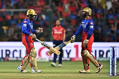 ತಂಡಕ್ಕೆ ಗೆಲುವು ತಂದುಕೊಟ್ಟ ಮಹಿಪಾಲ್ ಲೊಮ್ರೊರ್ ಮತ್ತು ದಿನೇಶ್‌ ಕಾರ್ತಿಕ್‌ ಜೊತೆಯಾಟ