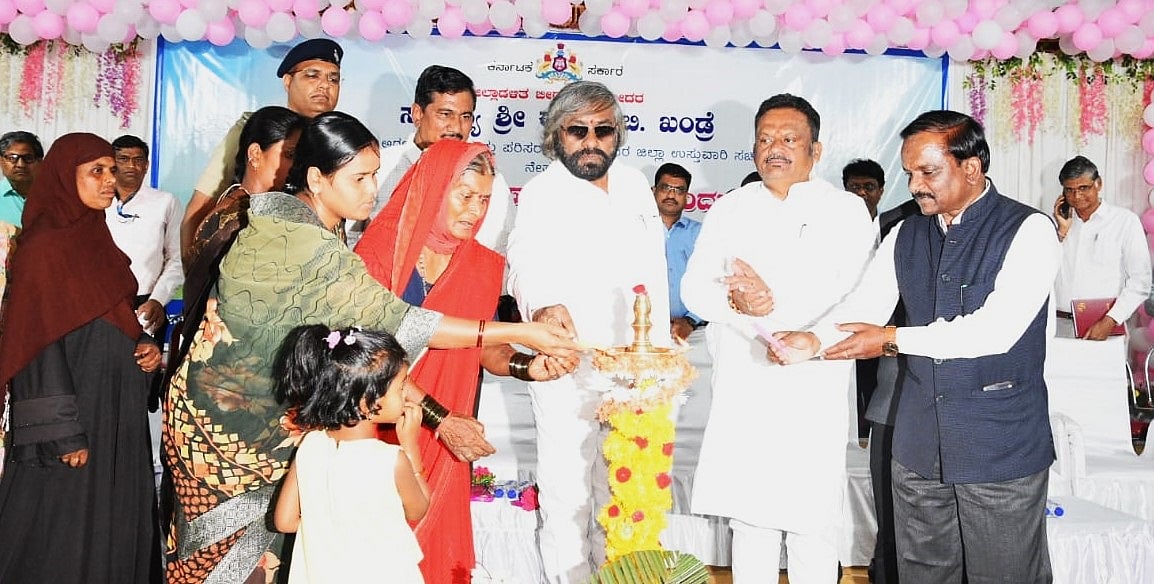 ತಲುಪದ ‘ಗೃಹಲಕ್ಷ್ಮಿ’; ಮಹಿಳೆಯರ ದೂರಿನ ಸುರಿಮಳೆ