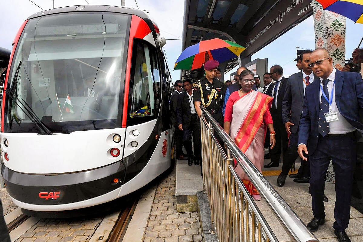 PHOTOS: ಮಾರಿಷಸ್‌ನಲ್ಲಿ ರಾಷ್ಟ್ರಪತಿ ದ್ರೌಪದಿ ಮುರ್ಮು