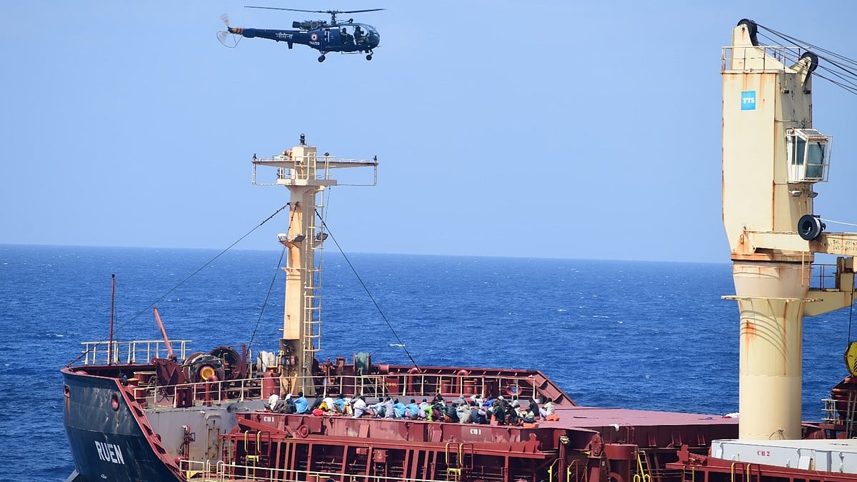 ನೌಕಾಪಡೆ ದೋಣಿ ಡಿಕ್ಕಿ: ನಾಪತ್ತೆಯಾದ ಬಾಲಕನಿಗಾಗಿ ಮುಂದುವರಿದ ಶೋಧ ಕಾರ್ಯಾಚರಣೆ