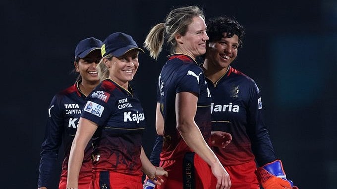 WPL 2024 | ಎಲಿಸ್‌ ಪೆರಿ ಆಲ್‌ರೌಂಡ್‌ ಆಟ: ಪ್ಲೇ-ಆಫ್ ಹಂತ ತಲುಪಿದ ಆರ್‌ಸಿಬಿ