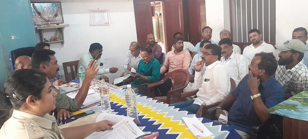 ಶನಿವಾರಸಂತೆ: ಮರ ತೆರವಿಗೆ 17 ಪರಿಸರವಾದಿಗಳಿಂದ ಆಕ್ಷೇಪ