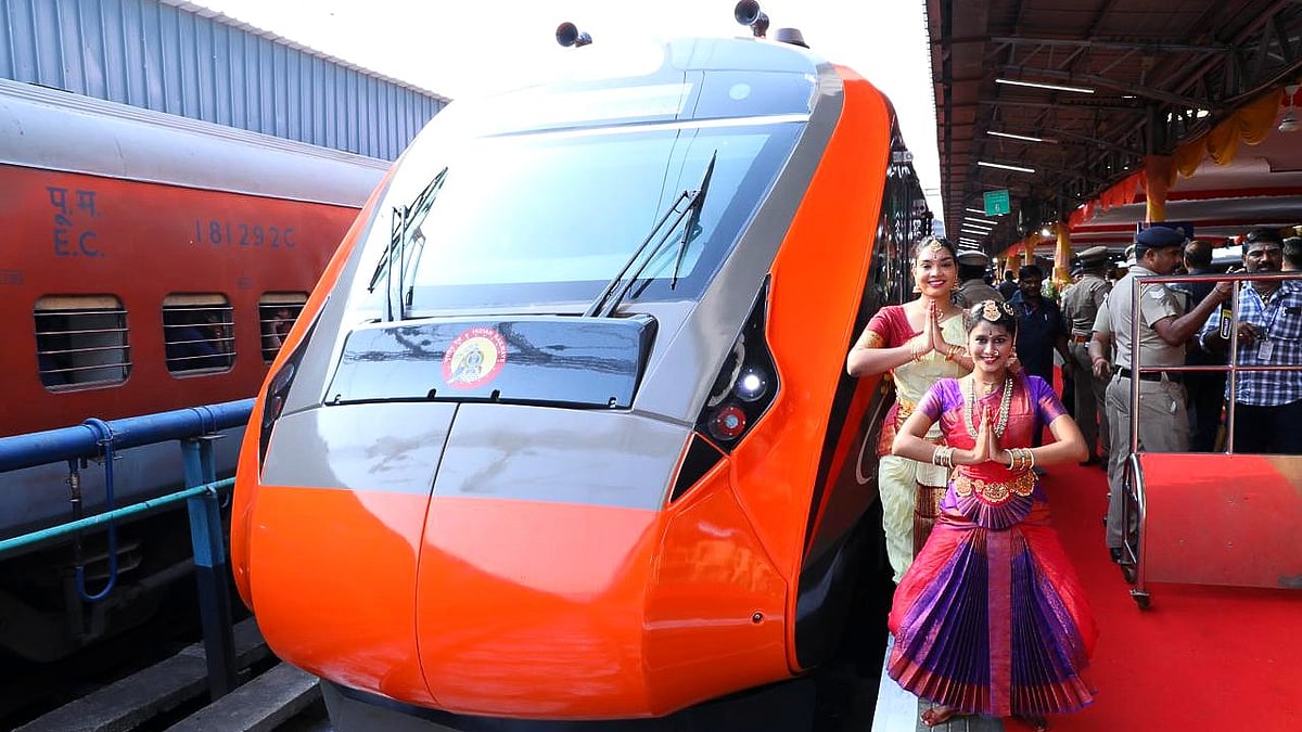 ಮೊದಲ ವಂದೇ ಭಾರತ್ ಸ್ಲೀಪರ್ ಕೋಚ್ ರೈಲು 2 ತಿಂಗಳಲ್ಲಿ ಹಳಿಗೆ: ಅಶ್ವಿನಿ ವೈಷ್ಣವ್