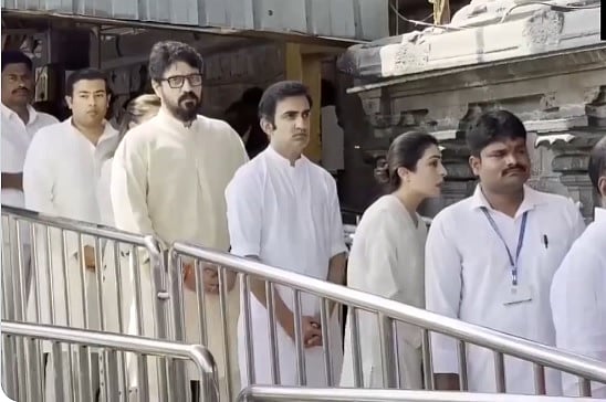 ತಿರುಪತಿ ತಿರುಮಲ ದೇವಸ್ಥಾನಕ್ಕೆ ಮಾಜಿ ಕ್ರಿಕೆಟಿಗ, BJP ಸಂಸದ ಗೌತಮ್ ಗಂಭೀರ್ ಭೇಟಿ