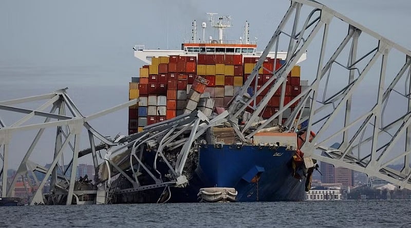 ಬಾಲ್ಟಿಮೋರ್‌ ಸೇತುವೆಗೆ ಹಡಗು ಡಿಕ್ಕಿ: 6 ಮಂದಿ ಕಾರ್ಮಿಕರು ಸಾವು