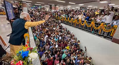 ಪಶ್ಚಿಮ ಬಂಗಾಳದ ಹೂಗ್ಲಿ ನದಿಯ ಅಡಿಯಲ್ಲಿ ಭಾರತದ ಮೊದಲ ನೀರೊಳಗಿನ ಸುರಂಗ ಮಾರ್ಗವನ್ನು ನಿರ್ಮಿಸಲಾಗಿದೆ.