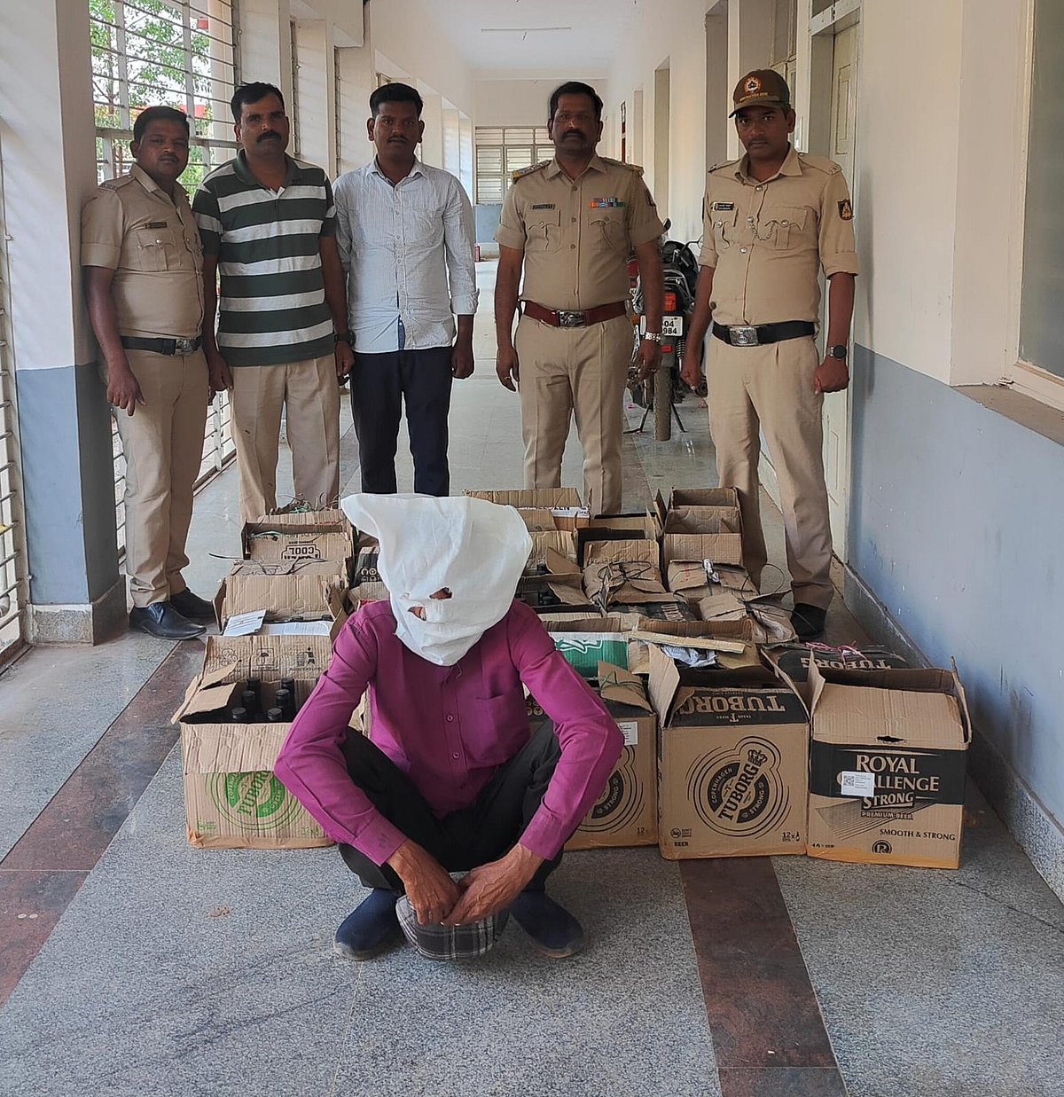 ಗುಂಡ್ಲುಪೇಟೆ | ಅಕ್ರಮ ಹೋಮ್ ಮೇಡ್ ವೈನ್ ಮಾರಾಟ: ಆರೋಪಿ ಬಂಧನ