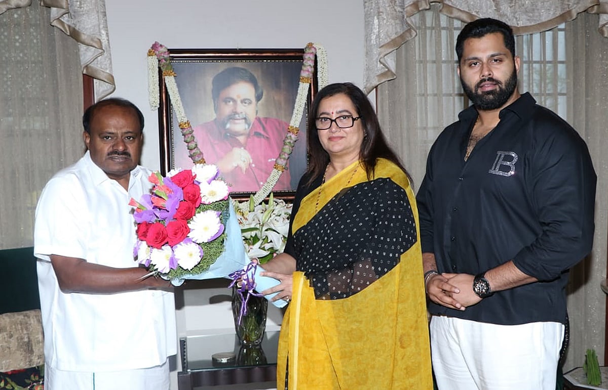 ರಾಜಕೀಯ ಪಲ್ಲಟಕ್ಕೆ ಸಾಕ್ಷಿಯಾದ ಮಂಡ್ಯ; ನನ್ನ ನಿರ್ಧಾರ ನಾಳೆ ಪ್ರಕಟ: ಸುಮಲತಾ