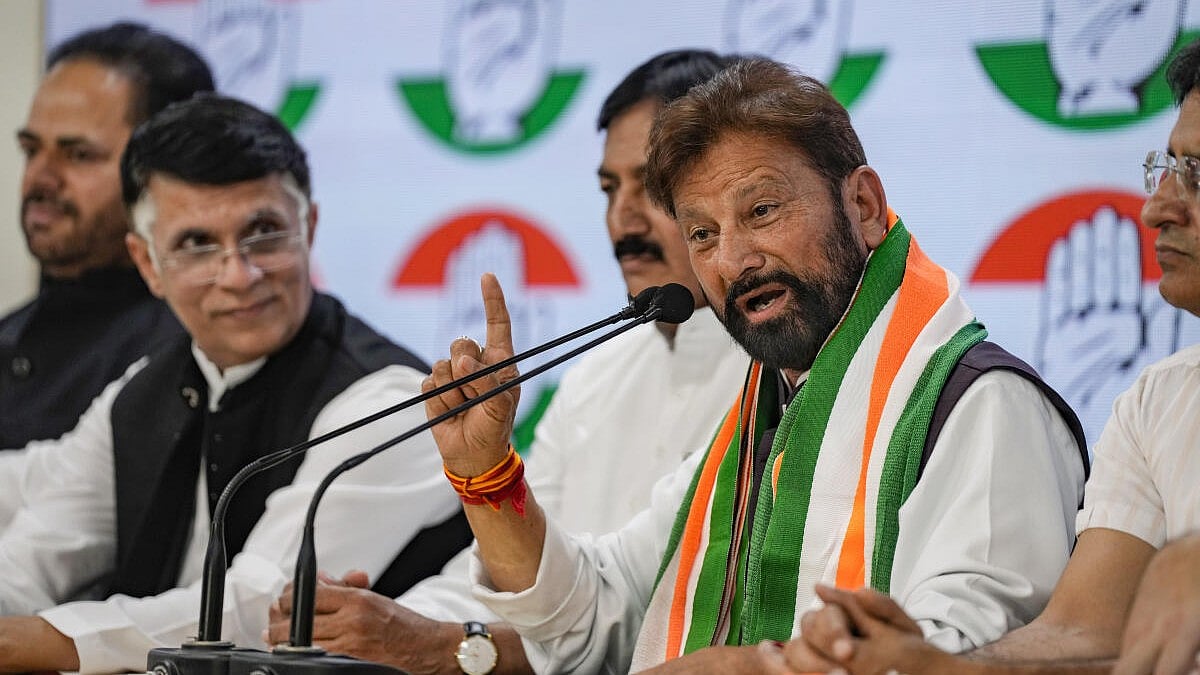  J&K: ಕಾಂಗ್ರೆಸ್‌ಗೆ ಮರಳಿದ ಮಾಜಿ ಮಂತ್ರಿ ಲಾಲ್ ಸಿಂಗ್: ಕಾರ್ಯಕರ್ತರ ಸಂಭ್ರಮ