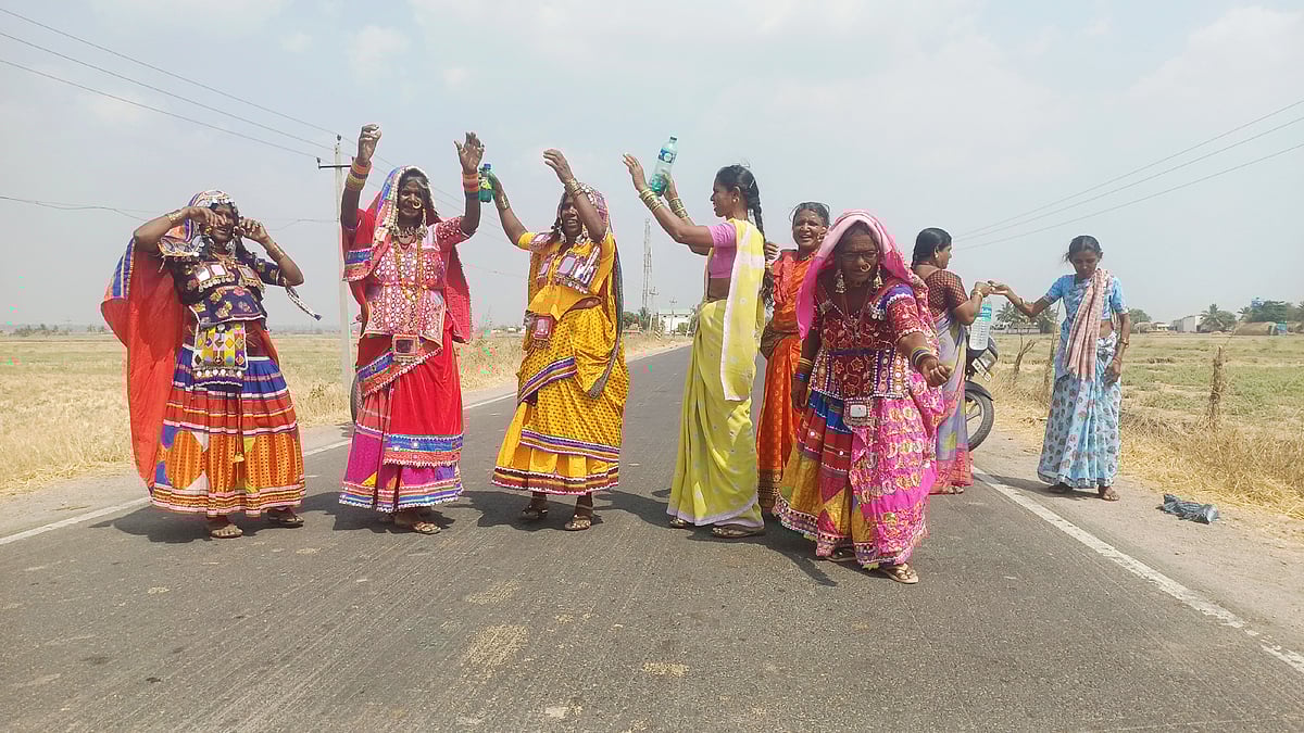 ರಾಜ್ಯದಲ್ಲಿ ಲಂಬಾಣಿ ಸಮುದಾಯದ 
 ಜನಸಂಖ್ಯೆ 35 ಲಕ್ಷ 